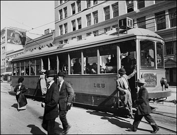 Class 1 Streetcar 5th and Broadway-San Diego-1915.JPG