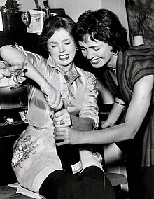 Доун Аддамс и Сьюзен Кэбот (1953)