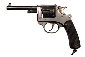 Служебный револьвер France, модель 1892 г., 8 мм - Национальный музей Первой мировой войны - Канзас-Сити, Миссури - DSC07474-white.jpg