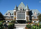 11. KW Der Gare du Palais ist der 1915 eröffnete Hauptbahnhof mit angeschlossenem Busbahnhof der kanadischen Großstadt Québec.