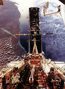 HST STS-61 refurbishing.jpg