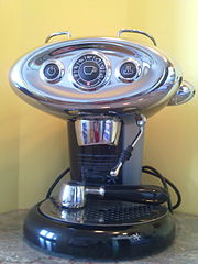 An illy espresso machine Kavni avtomat ILLY.jpg