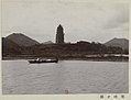 Tháp Lôi Phong lúc hoàng hôn, chụp bởi Erwoxuan Photo Studio, 1911.