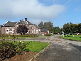 Gemeentehuis en school van Illois