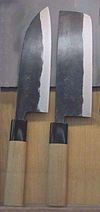 Пара японских кухонных ножей