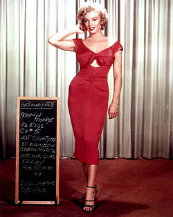Marilyn Monroe i en röd klänning år 1953