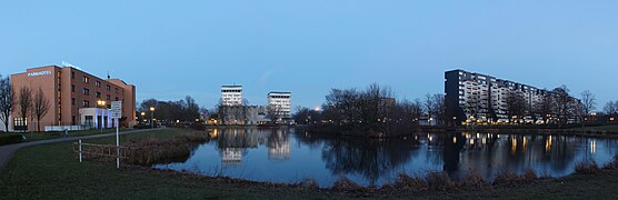 Panorama auf die Stadtmitte mit Citysee, Rathaus, "Laubfrosch", "Wohnen Ost", EKZ Marler Stern und "Wohnen West"
