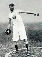 Der Olympiasieger Martin Sheridan, auch Sieger des freien Diskuswurfs 1908 und 1904