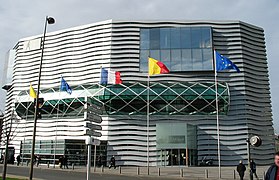 La médiathèque vue depuis la place Gambetta.