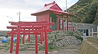 竜飛弁天宮と鳥居