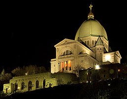 L'Oratoire Saint-Joseph du Mont Royal à Montréal, lieu de pèlerinage dédié à saint Joseph. (définition réelle 2 000 × 1 567)