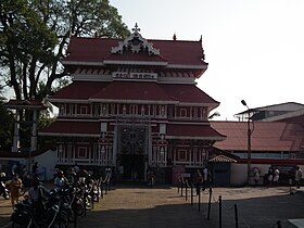 Paramekkavu Bagavathi Temple 0194.JPG