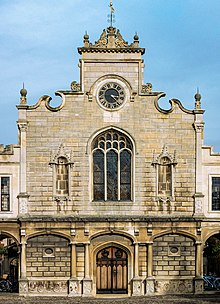 Peterhouse, Cambridge's first college, founded in 1284 Peterhouse Chapel.jpg