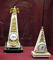 Настільні годинники у вигляді обеліска та піраміди (1780—1790, Франція)