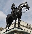 Статуя сэра Джорджа Уайта-Портленд-Плейс.jpg