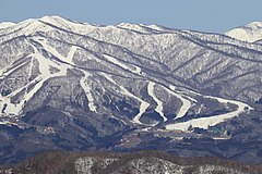 Dynaland (left) and Takasu Snow Park (right) on Mount Dainichi