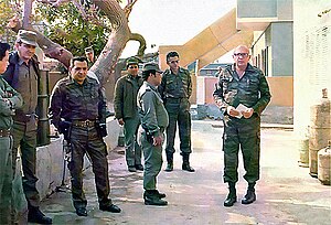 Рауль Томассевич (справа) с кубинскими военными в Анголе, 1978 год