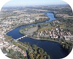 Vue partielle d'avion de Cazères sur Garonne rive gauche et de Couladère rive droite