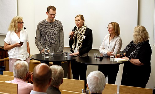 The panel during the Wikipedia Day. The panel was chaired by Elza Dunkels (board member at Wikimedia Sverige and professor at Umeå university). It consisted of Björn Hagström (expert open data), Lina Eidmark (Lina Eidmark (Communication Specialist at the Swedish Ministry for Foreign Affairs), Brit Stakston (board member at Wikimedia Sverige, debater and PR expert), and Karin Grönvall (head librarian at Swedish University of Agricultural Sciences, now National librarian).