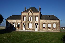 The town hall in Venon