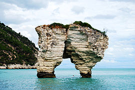 Faraglioni di Puglia vor dem Gargano (⊙41.74657716.146422)