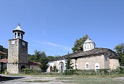 Църквата и часовниковата кула в Батошево