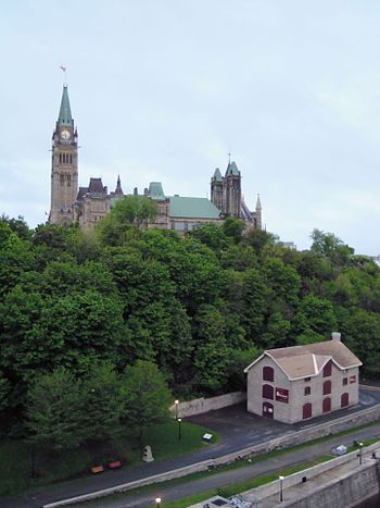 English: The Bytown Museum and Parliament Hill...