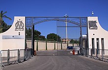 Photographie montrant l'entrée du centre d'entraînement Robert Louis-Dreyfus.