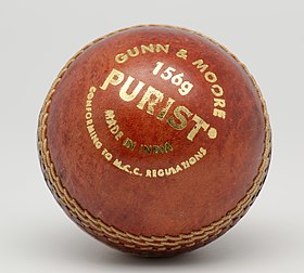 Une balle de cricket. (définition réelle 4 000 × 3 599)