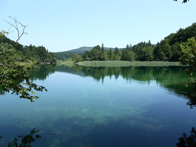 File:Gradinsko_jezero.jpg