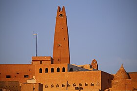 La Grande Mosquée, reconnaissable à son minaret de 23 mètres.