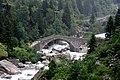 Le Häderlisbrücke sur la Reuss, en amont de Göschenen.