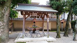 Chōzusha (pavillon pour les ablutions rituelles)