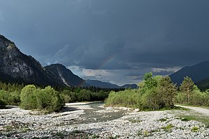 40. Platz: Kajebi II. mit Isar bei Geschiebesperre westlich des Sylvensteinsees – Mai 2018 – „LSG Sylvensteinsee und oberes Isartal in den Gemeinden Lenggries und Jachenau“.