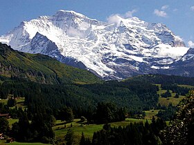 Vue du glacier de Giesen descendant de la face Nord de la Jungfrau.