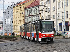 Zwei gekoppelte T6A5 in Prag (2011)