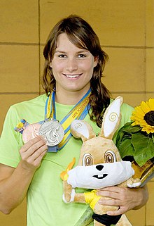 Sara Isaković z medaljama iz Univerzijade 2007