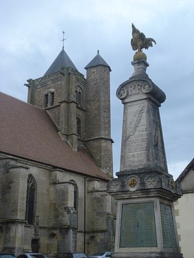 Collégiale et Monument aux morts