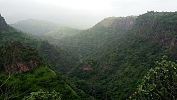 तोरणमाल के उच्चतम पहाड़ से दृश्य