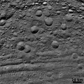 С «Dawn» кратеры Весты в разной степени разрушения 6 августа 2011