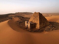 Kim tự tháp Meroë gần Shendi