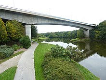 Le pont de la Villeneuve vu des rives de la Penfeld.