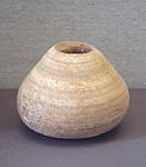 وعاء مرمر من منطقة الفرات الأوسط، 6500 قبل الميلاد، متحف اللوفر