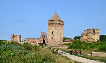 La forteresse de Bač, en Voïvodine. (définition réelle 2 896 × 743)