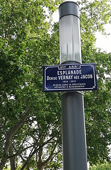 Plaque sur l'esplanade Denise Vernay à Lyon,3e