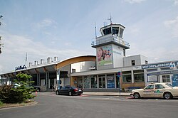 Flugplatz Egelsbach, Eingang 001.jpg