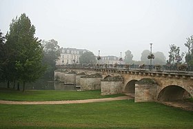 Le pont aux Perches et au fond l'île du Fort.