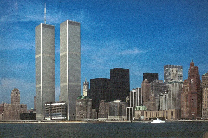 Talaksan:New York-10-from Statue of Liberty to Lower Manhattan-1980-gje.jpg