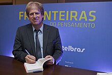 Paul Bloom no Fronteiras do Pensamento Florianopolis 2014 (15062511061).jpg