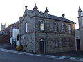 L'antiga escola nacional (ara part de l'Església Presbiteriana de Dundonald), Church Green, construïda en 1844.